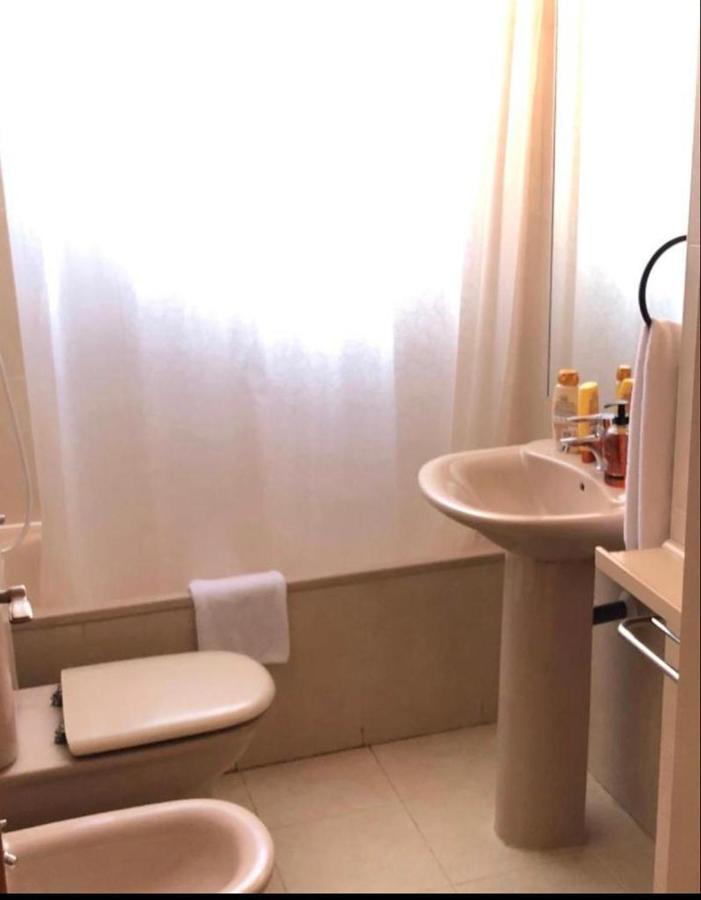 Suites Madrid Belfast 13 Ifema Airport Eksteriør bilde