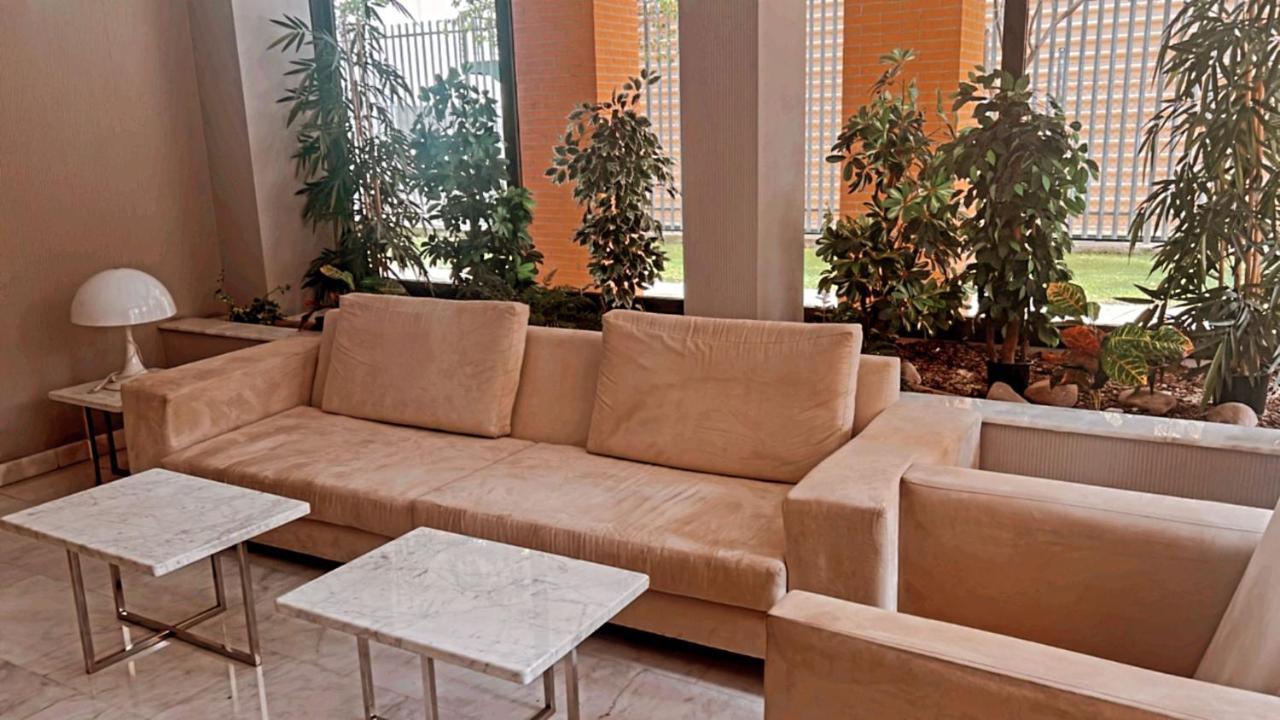 Suites Madrid Belfast 13 Ifema Airport Eksteriør bilde